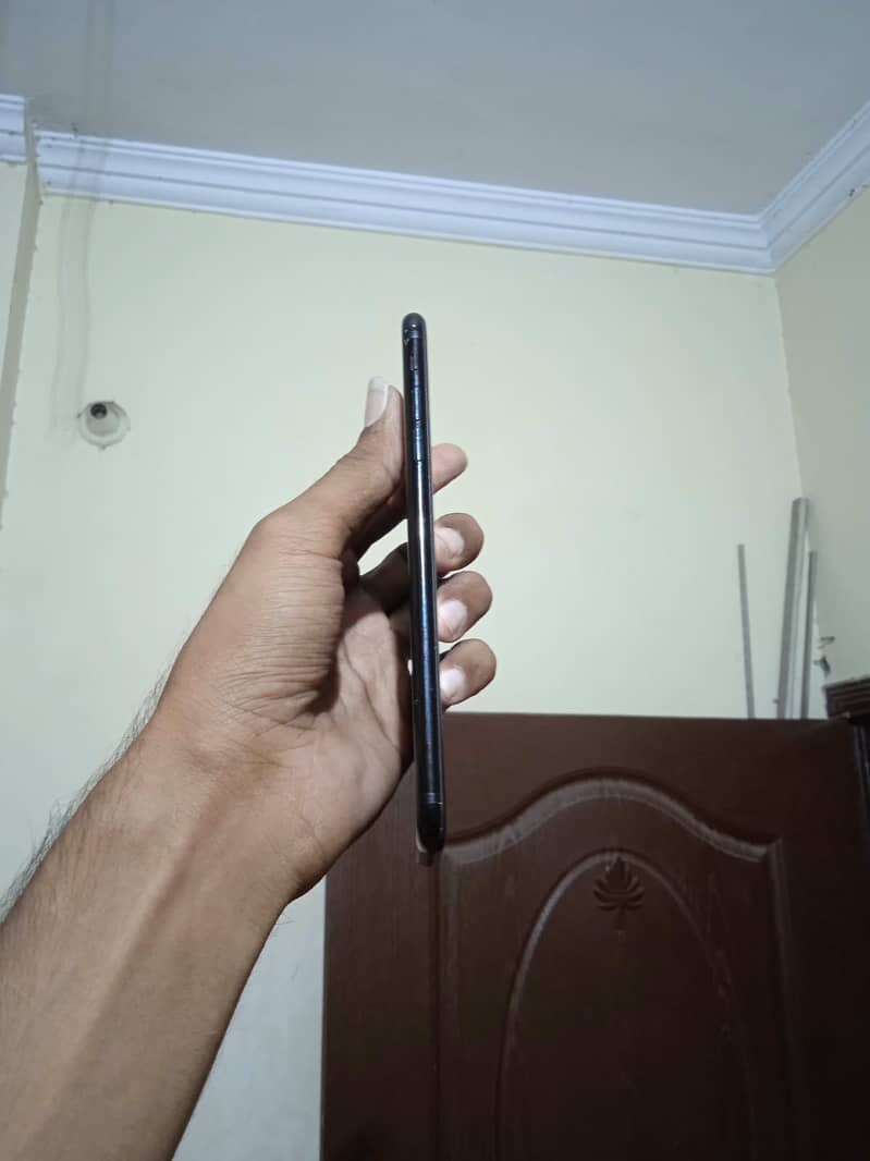 Apple iPhone 7 Plus 2
