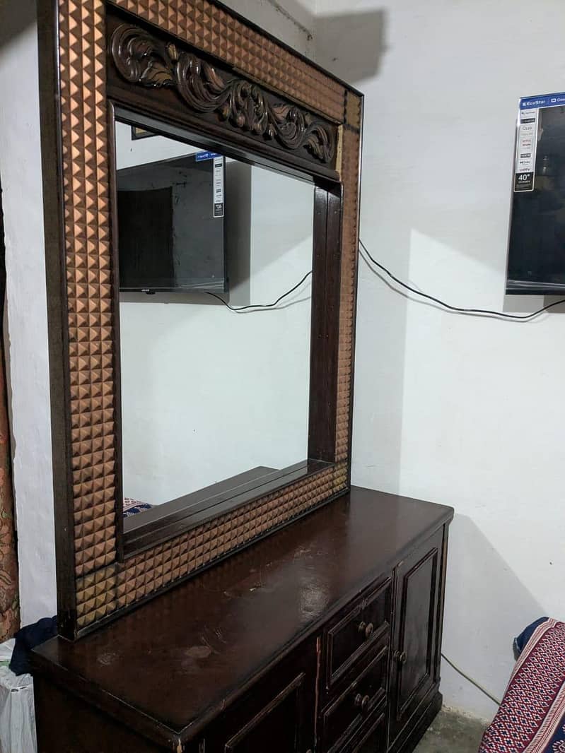 Solid wooden dressing table 0