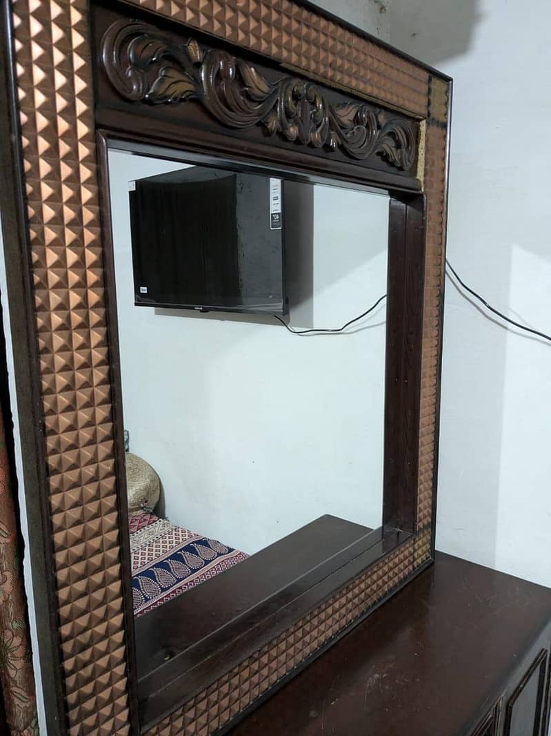 Solid wooden dressing table 1