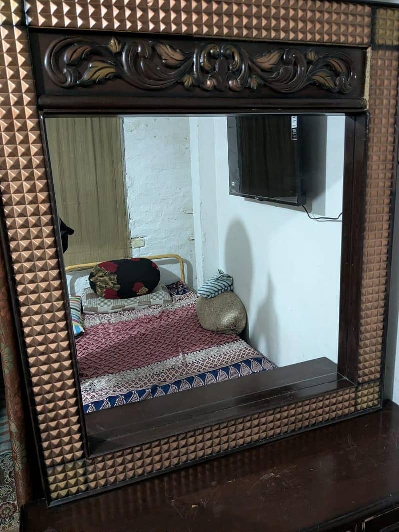 Solid wooden dressing table 2