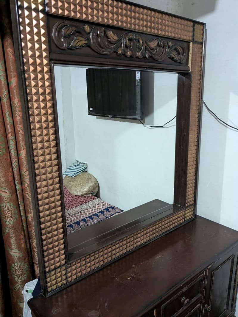 Solid wooden dressing table 4