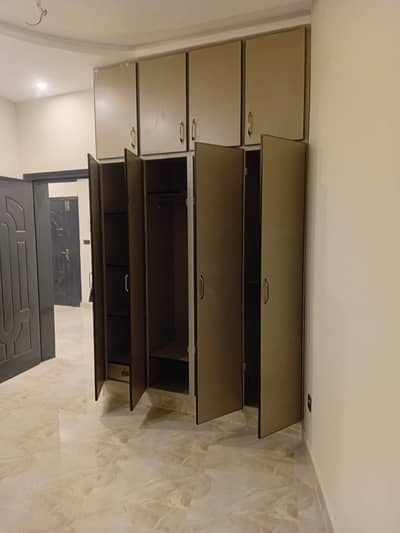 10 Marla Upper Portion Available For Rent In Park View City Lahore