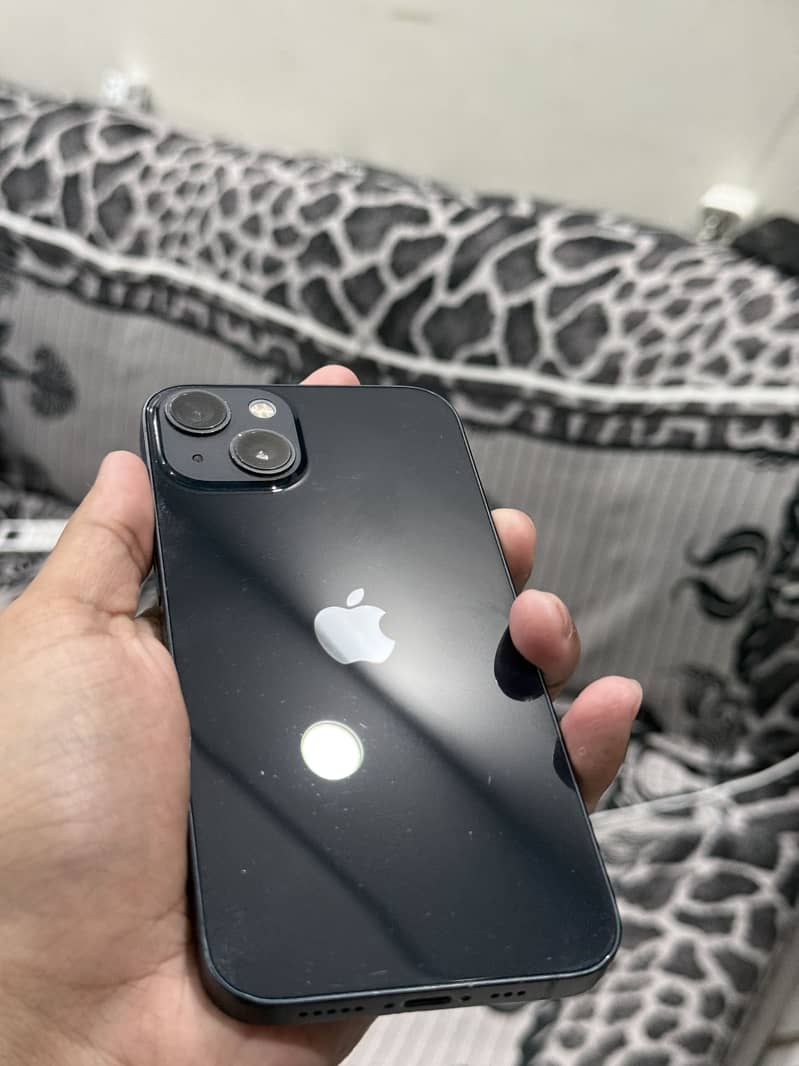 Apple iPhone 13 0