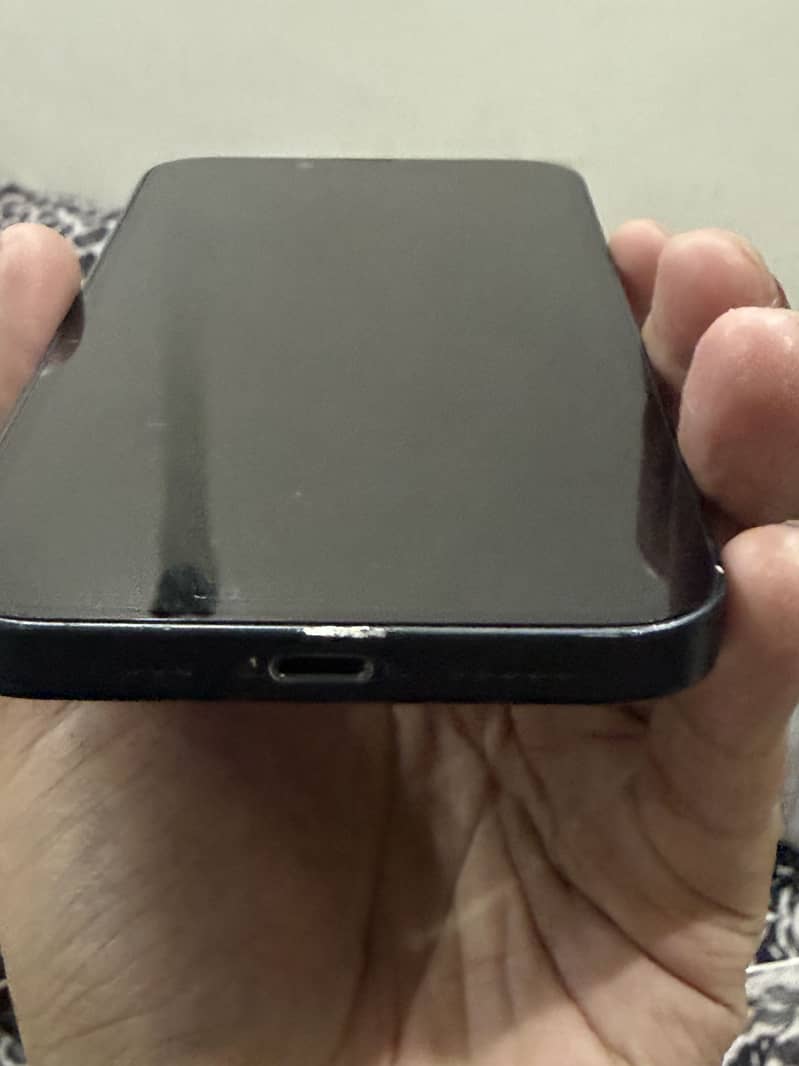Apple iPhone 13 2