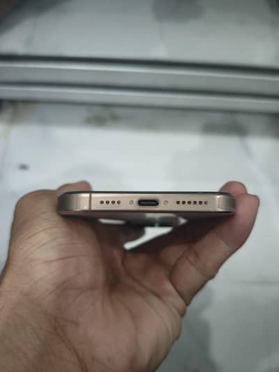 Apple iPhone 16 Pro Max