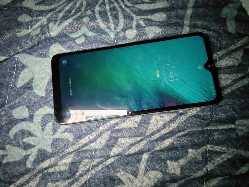 Samsung Mobile A70 1