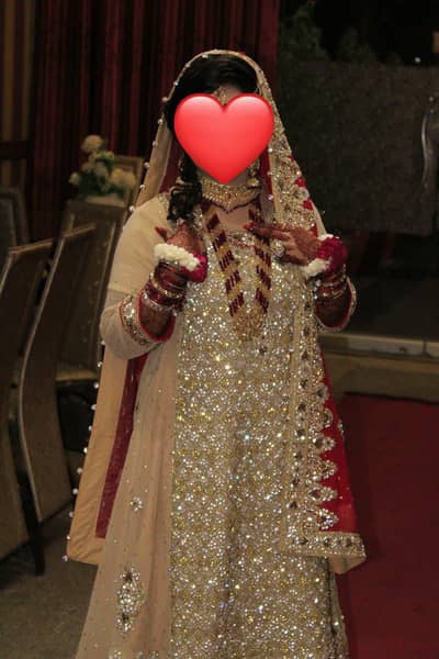 Wedding dress with jewelry