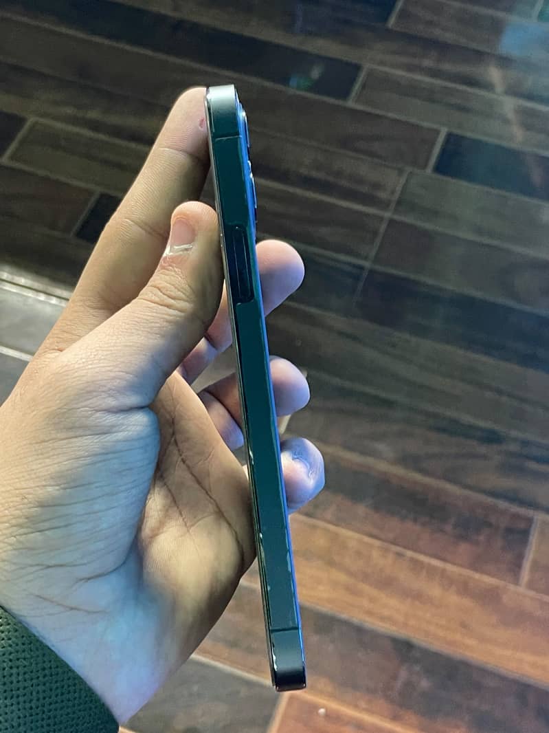 Apple iPhone 12 Pro 1