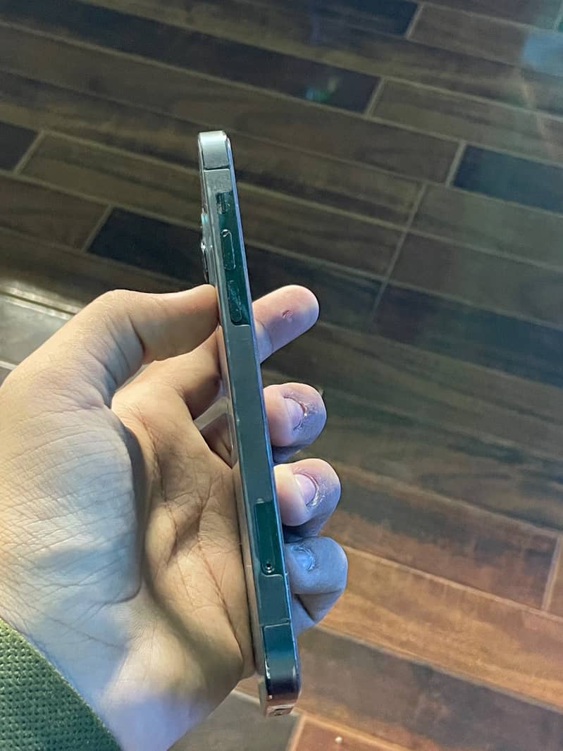 Apple iPhone 12 Pro 2