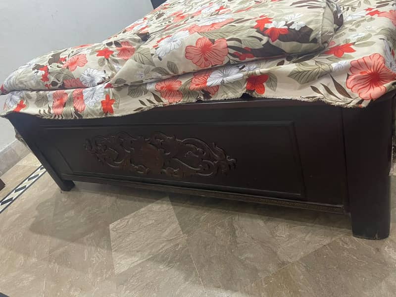 Bed set with side table and dressing 2