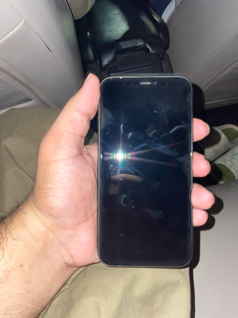 Apple iPhone 11 4
