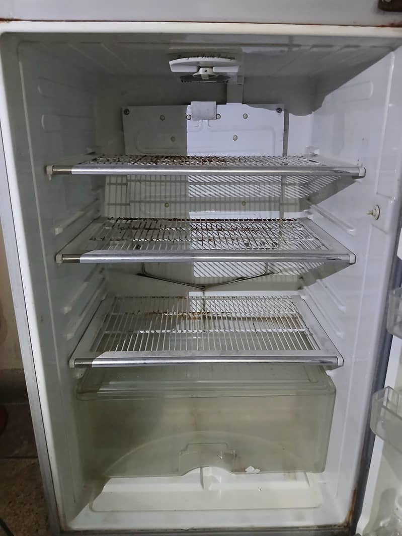 refrigerator 0