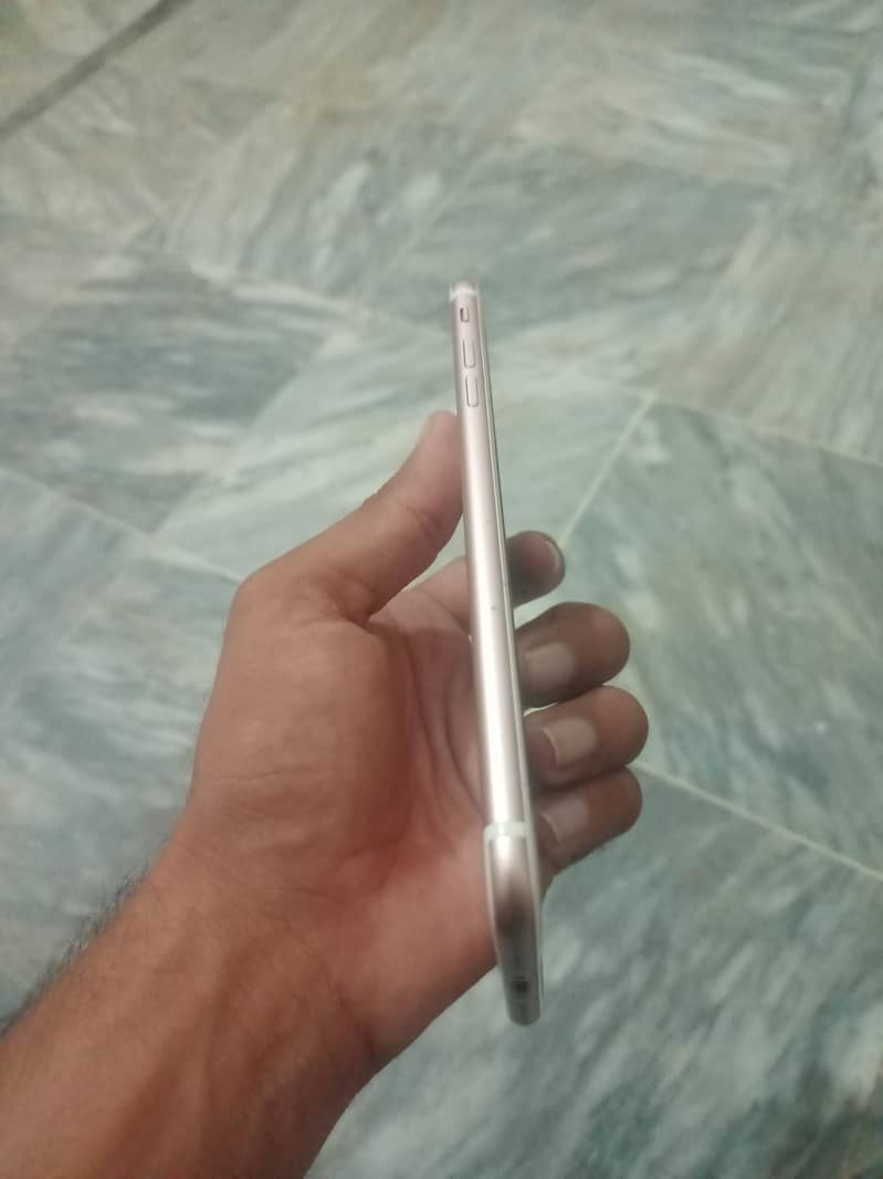 Apple iPhone 7 Plus 3