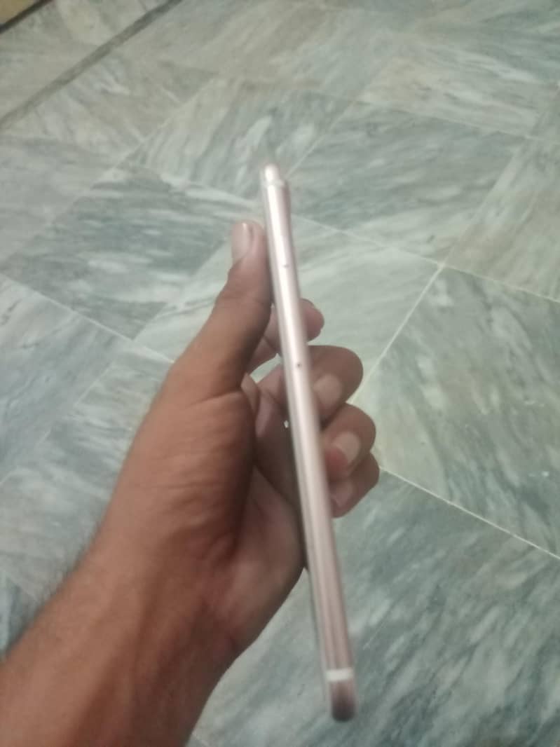 Apple iPhone 7 Plus 4