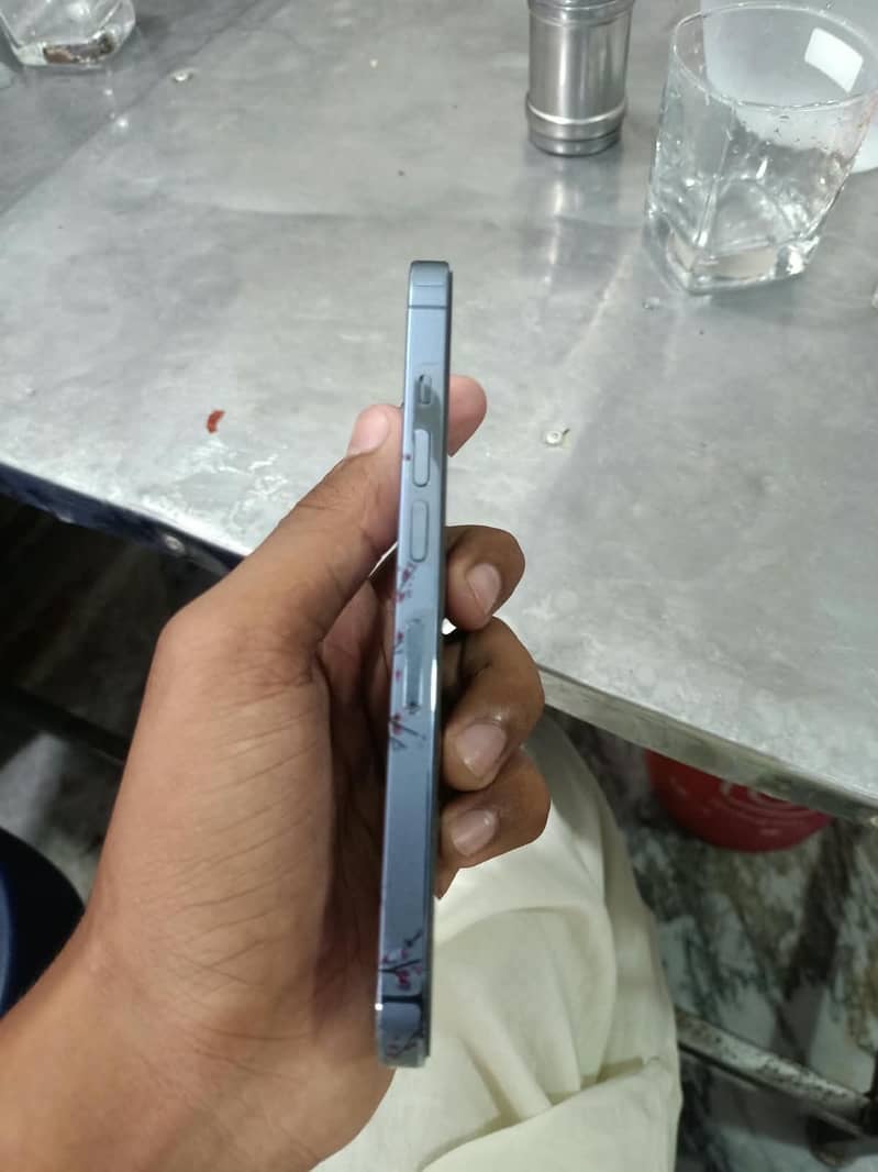 Apple iPhone 13 Pro 0