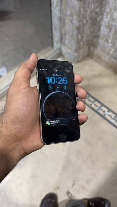 Apple iPhone SE