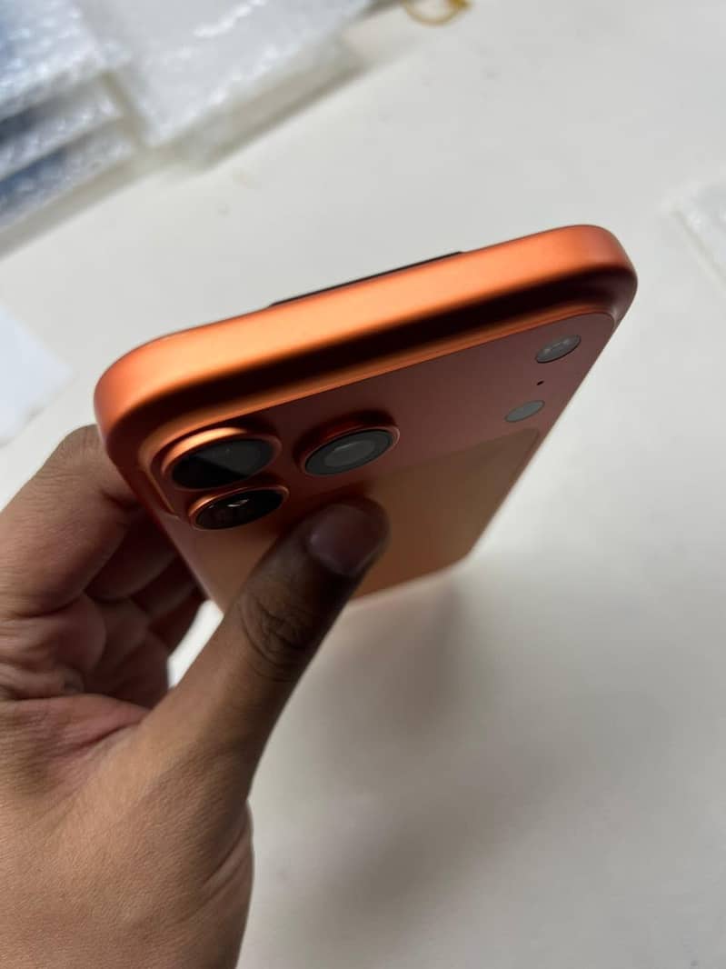 Apple iPhone 17 Pro Max 4