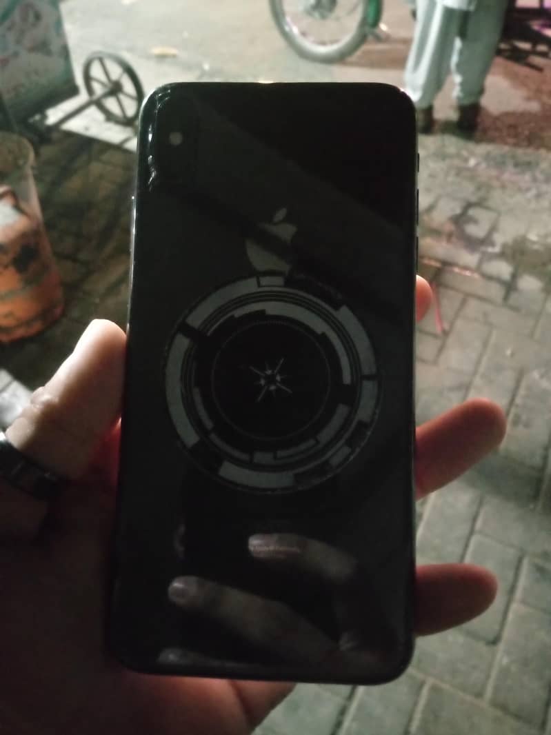 Apple iPhone XS Max 0