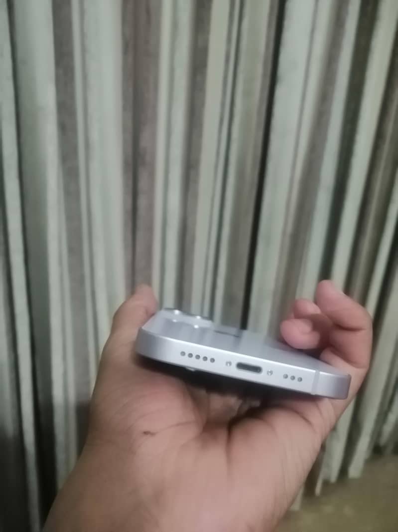 Apple iPhone 14 2