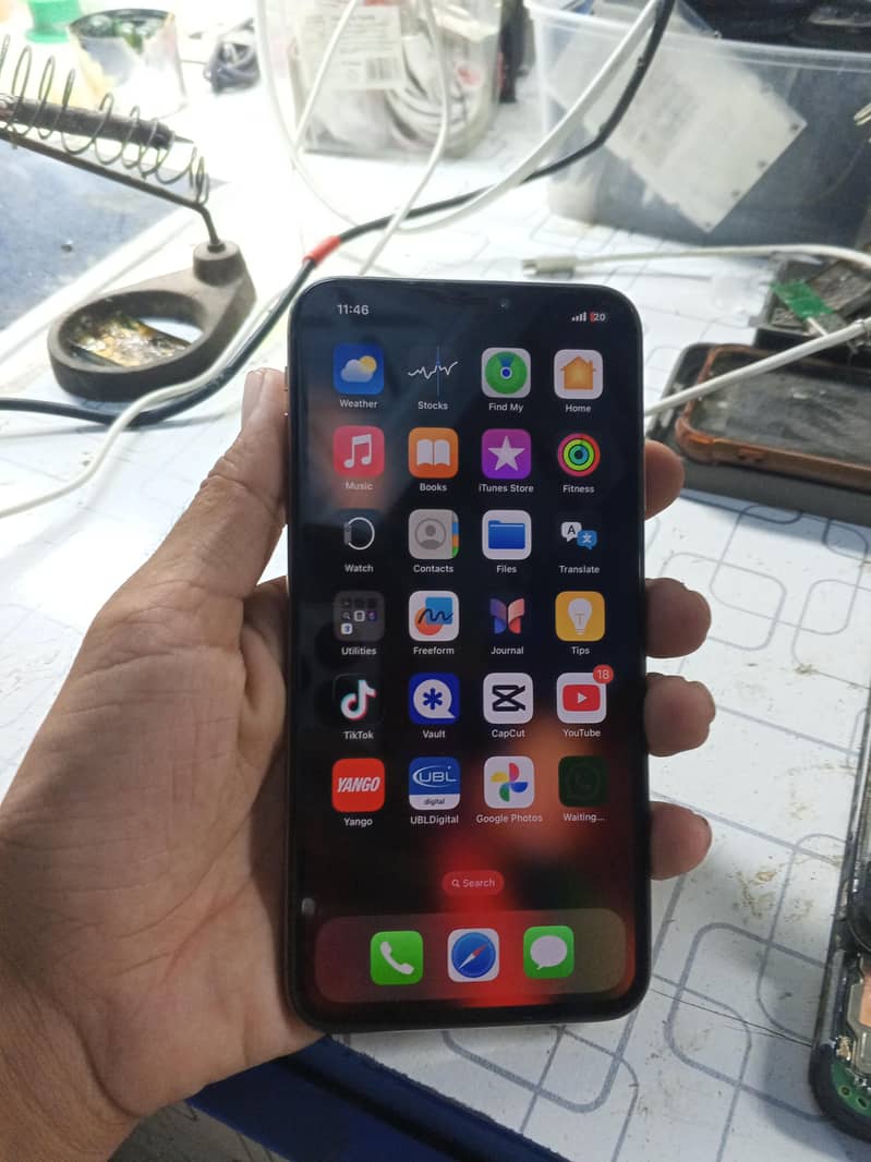 Apple iPhone XS Max 1