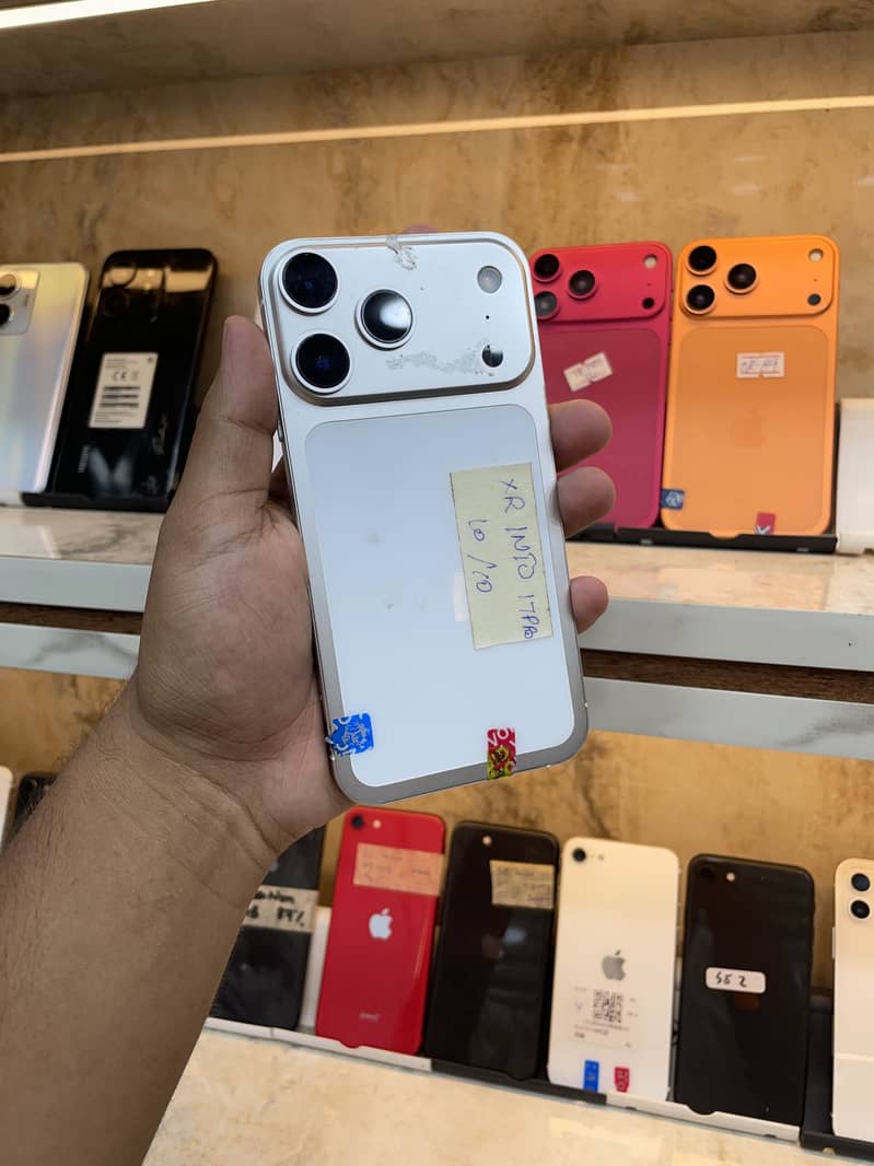 Apple iPhone XR 4