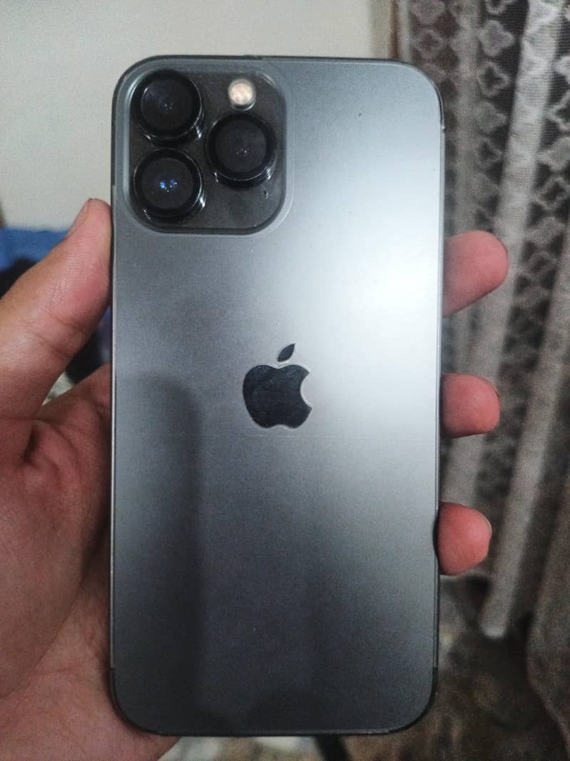 Apple iPhone 13 Pro Max 1