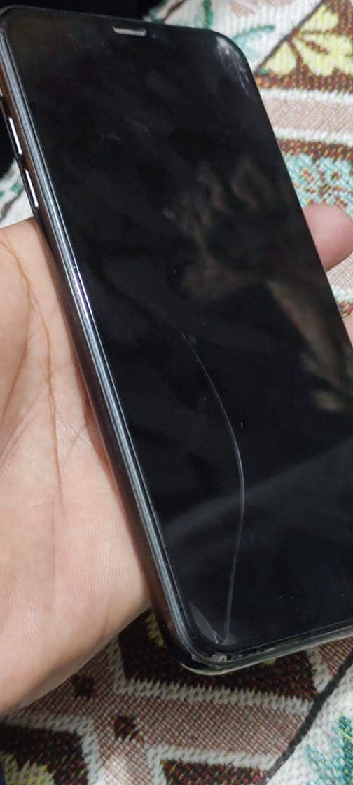 Apple iPhone XS Max 1