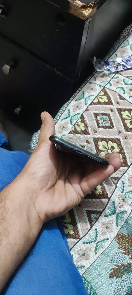 Apple iPhone XS Max 6