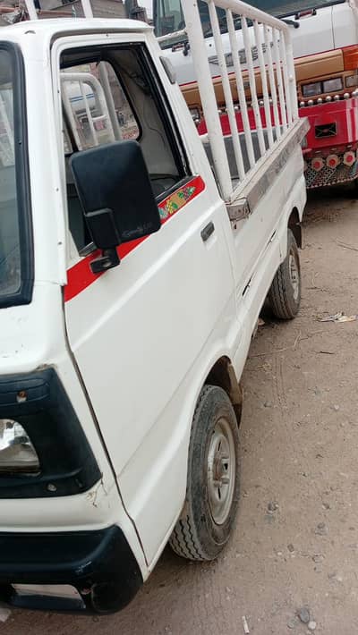 Suzuki Ravi 2011