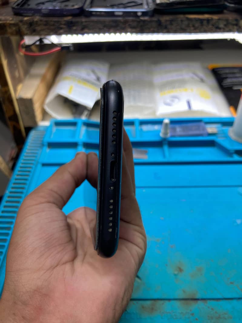 Apple iPhone 11 5