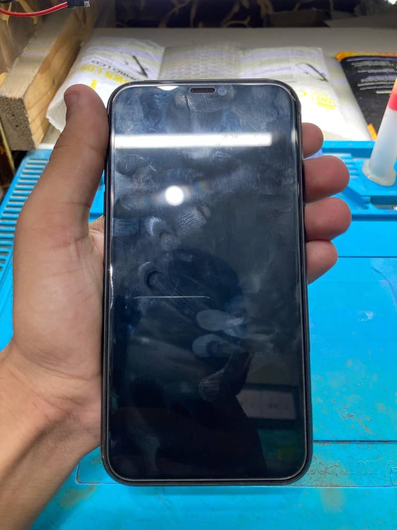 Apple iPhone 11 7