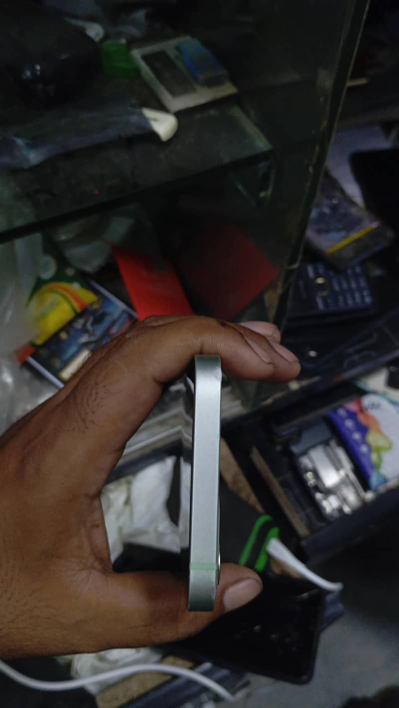 Apple iPhone 12 1