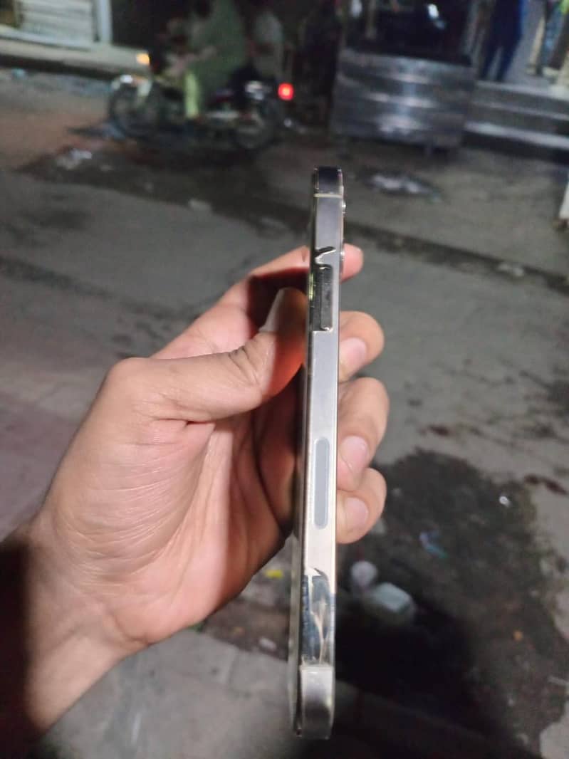 Apple iPhone 12 Pro 2