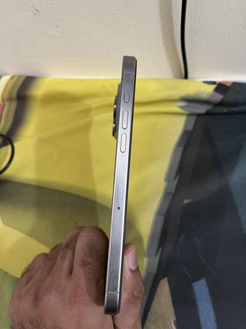 Apple iPhone 15 Pro Max 6
