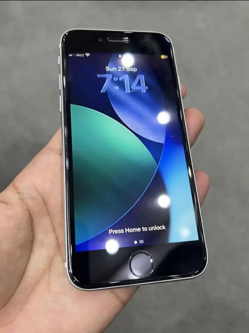 Apple iPhone SE 3 2