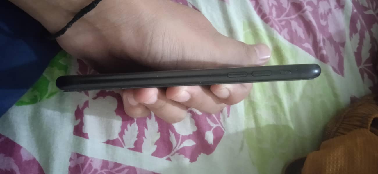 Apple iPhone XR 4