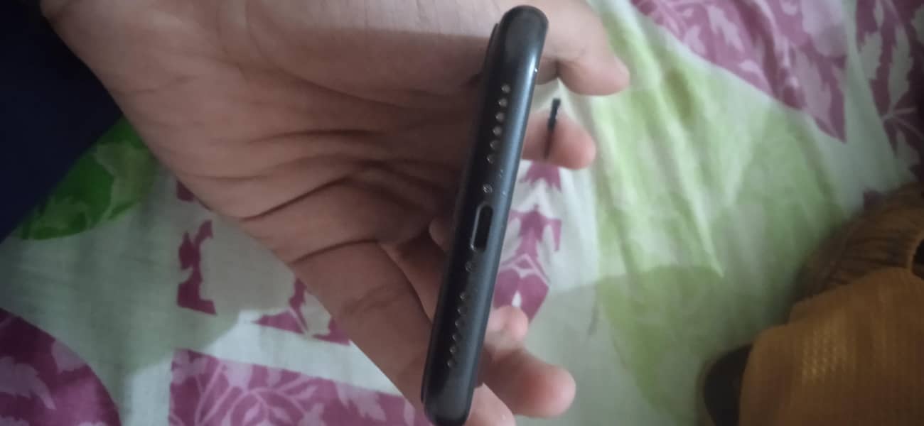 Apple iPhone XR 5