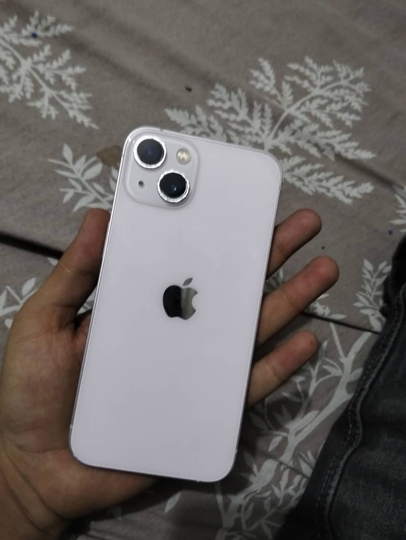 Apple iPhone 13 1