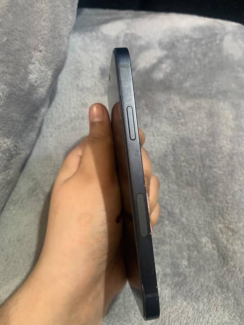 Apple iPhone 12 2