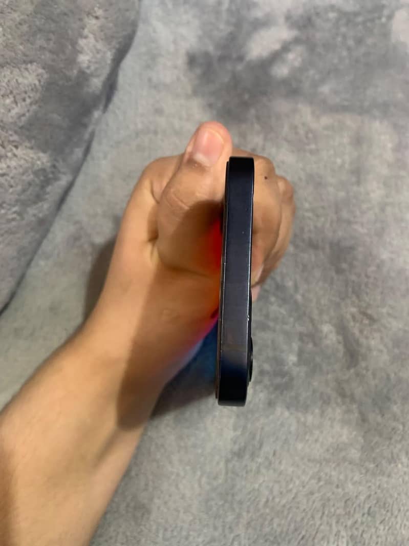 Apple iPhone 12 3