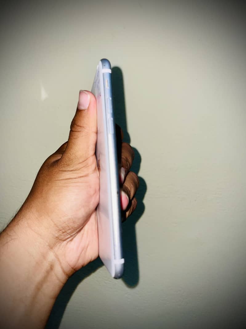 Apple iPhone SE 6