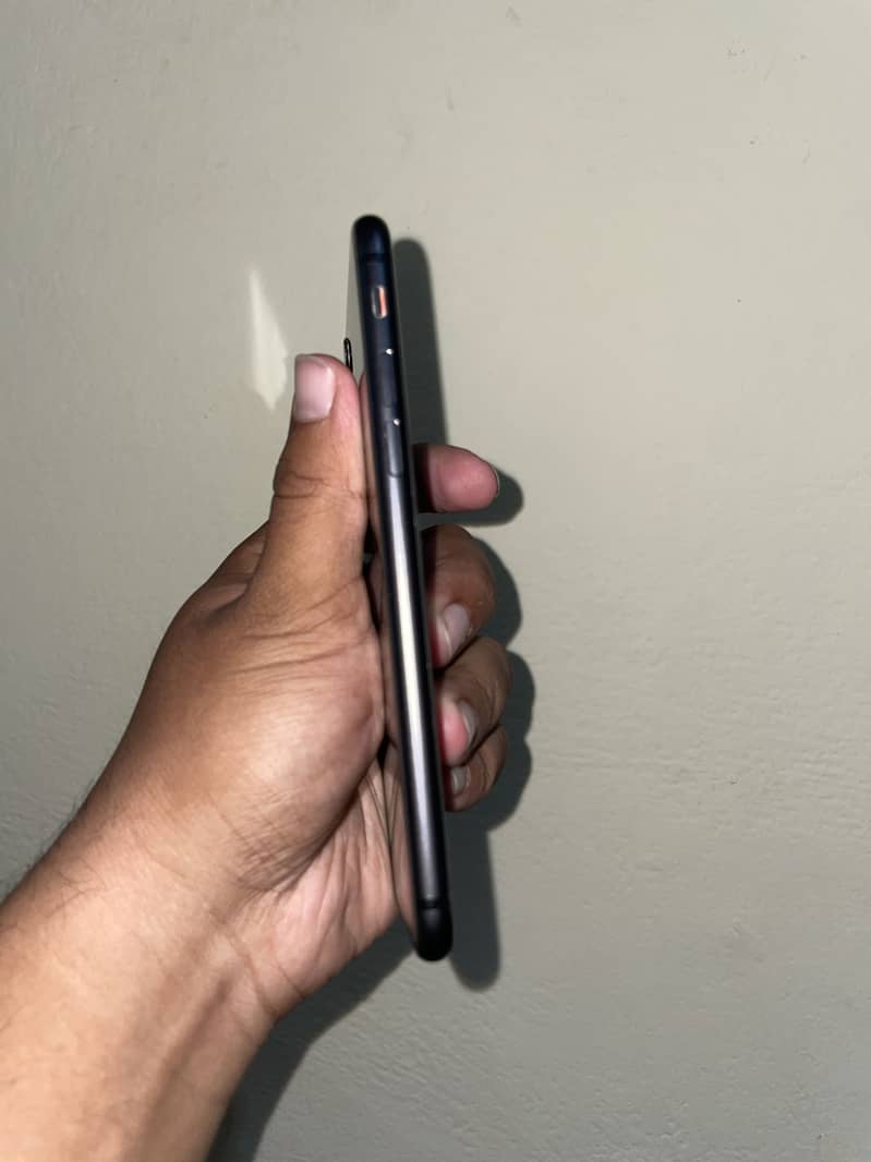 Apple iPhone SE 8