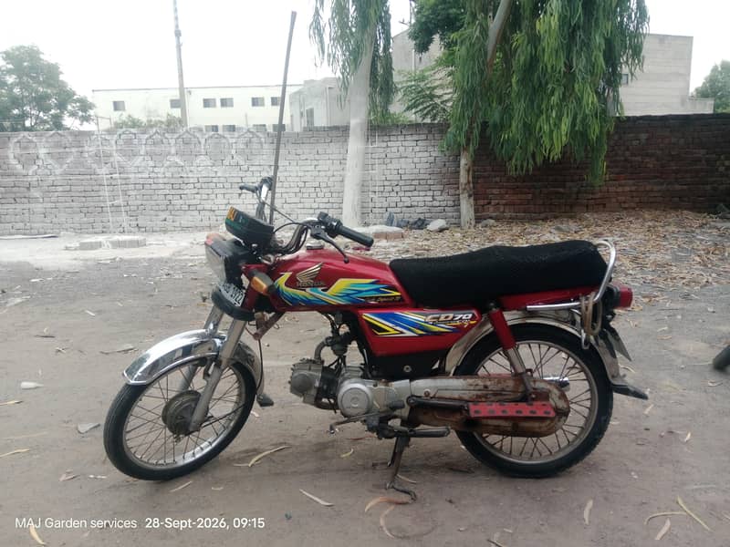یہ موٹر سائیکل فار سے ارجنٹ سیل کرنی گڈ کنڈیشن 1