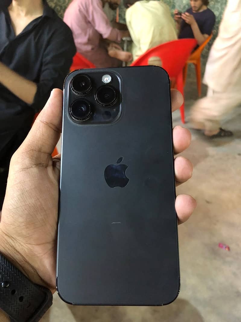 Apple iPhone 14 Pro Max 4