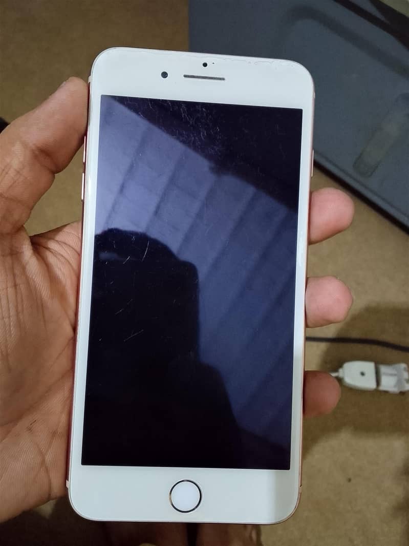 Apple iPhone 8 Plus 1