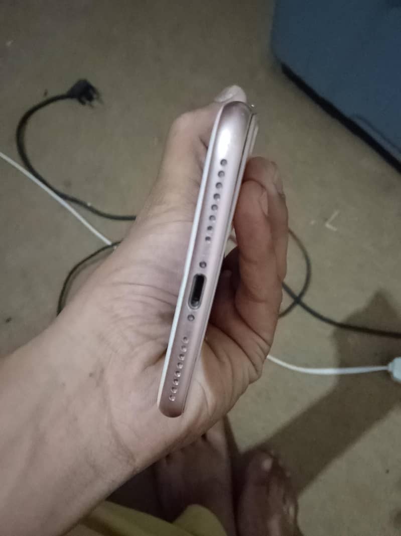 Apple iPhone 8 Plus 3