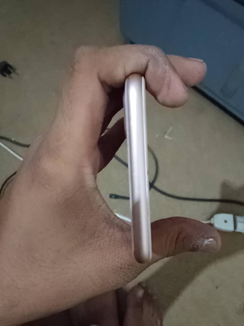 Apple iPhone 8 Plus 5