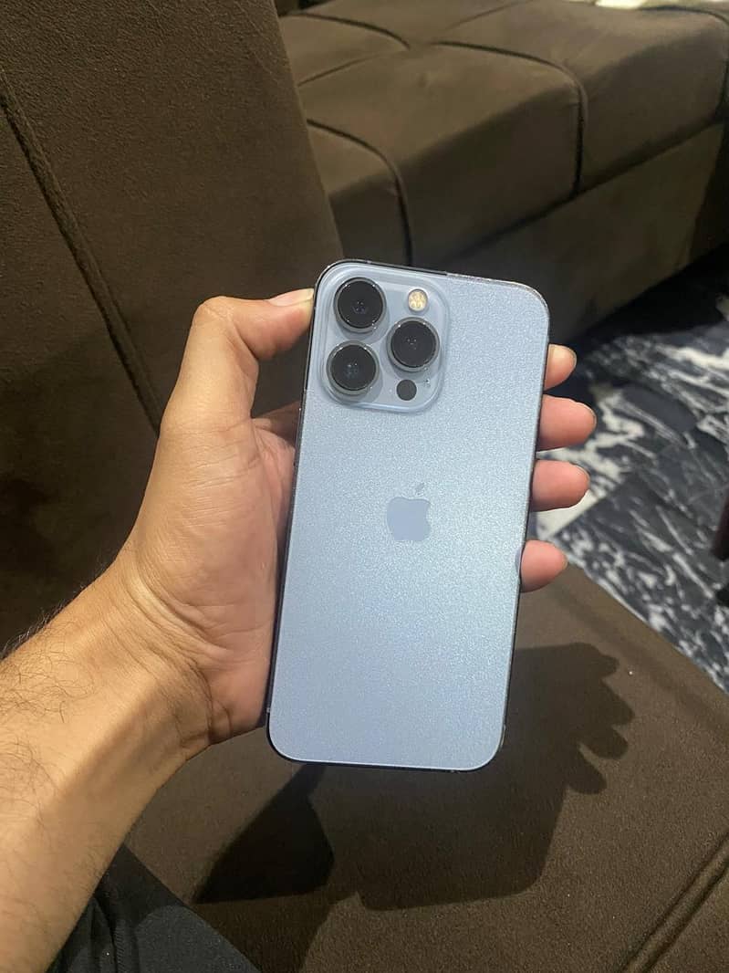 Apple iPhone 13 Pro 1