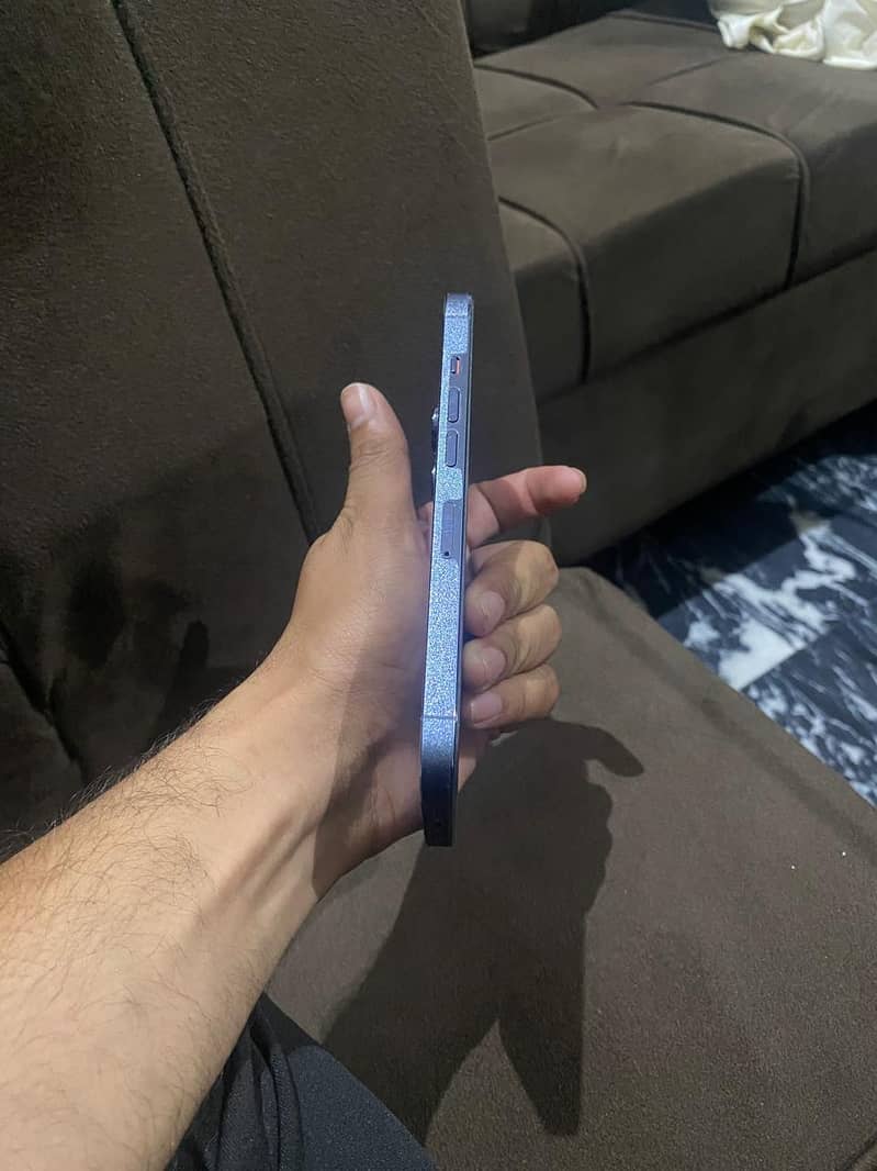 Apple iPhone 13 Pro 2