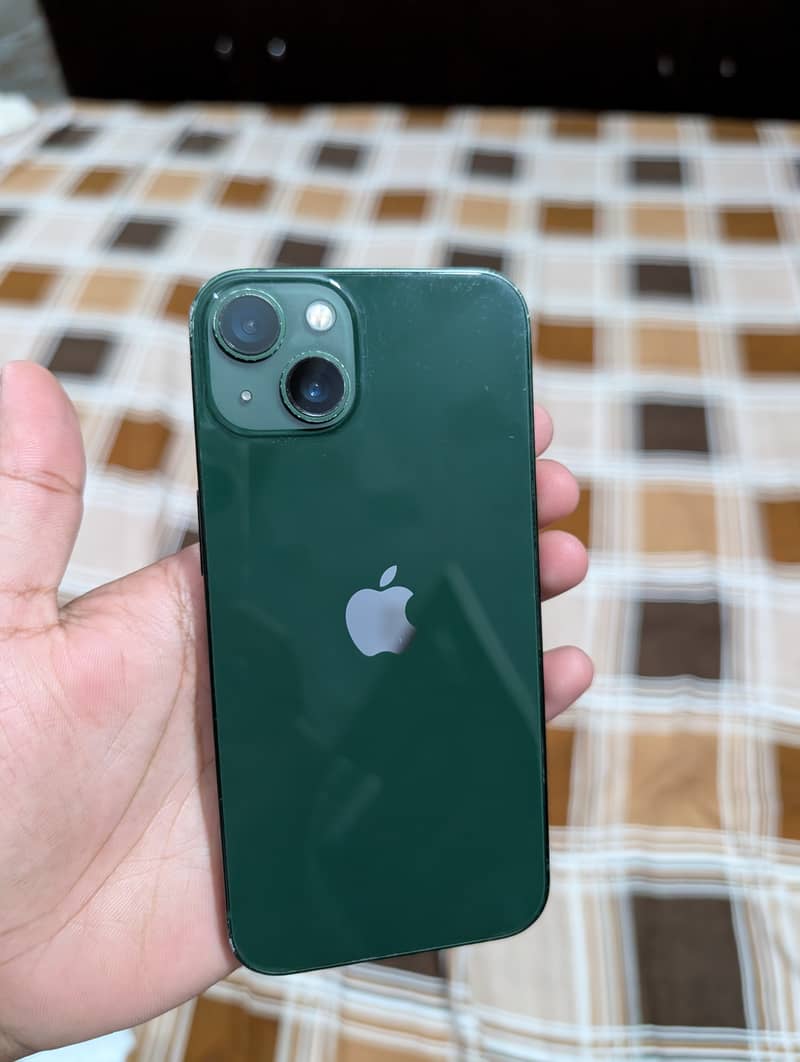 Apple iPhone 13 5